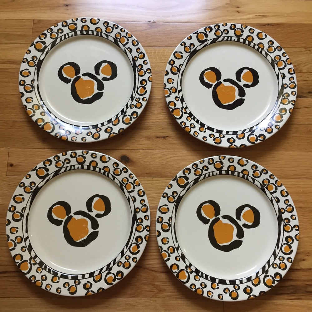 Disney Animal Kingdom Dinner Plates seton 4